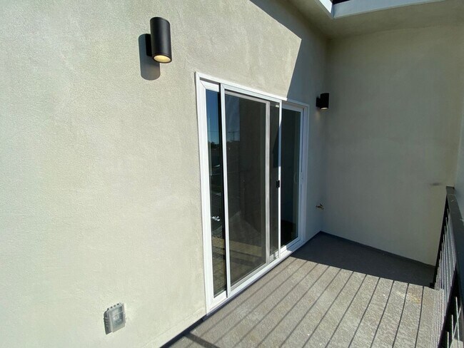 Building Photo - BRAND NEW 2023!! 4BD/2BA