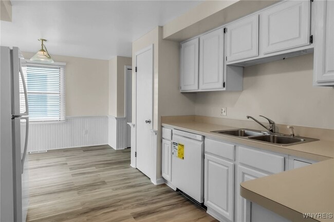 Building Photo - 16 Hubbardston Pl