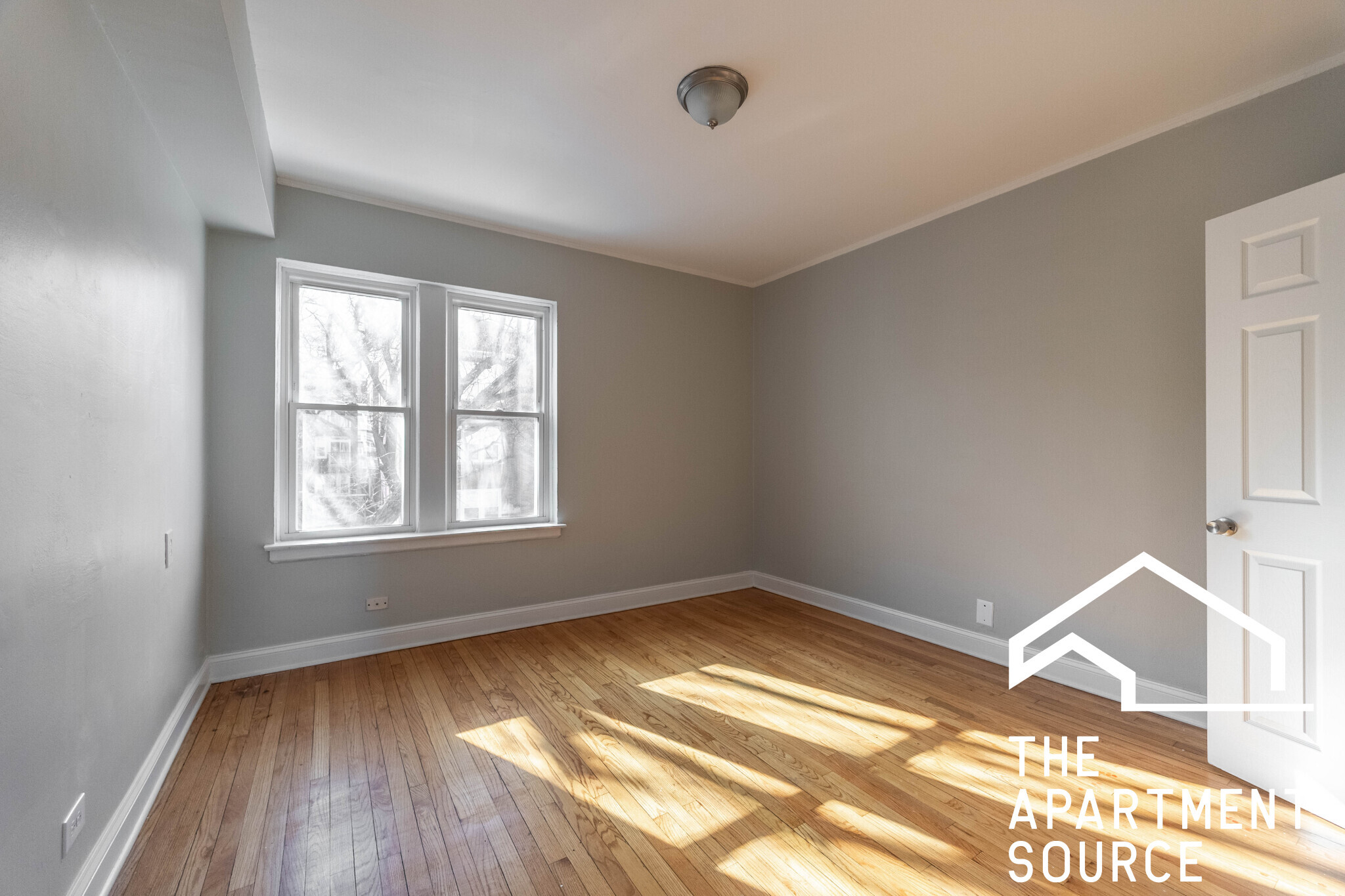 Building Photo - 2007 W Jarvis Ave