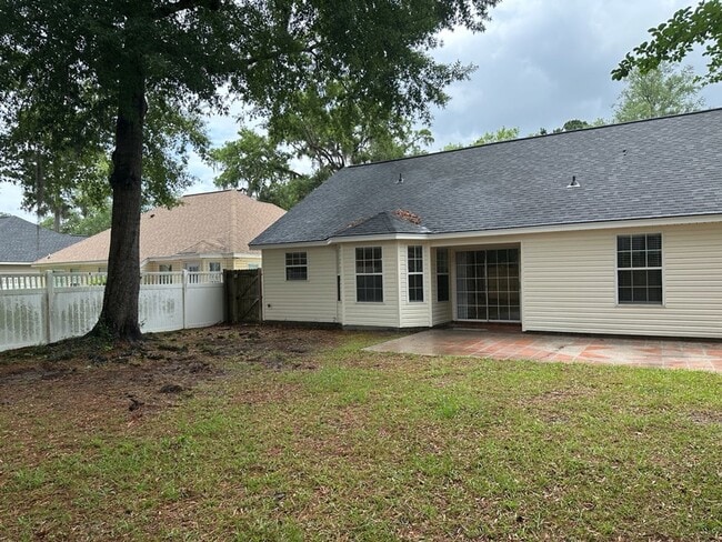 Building Photo - 355 Shady Oak Cir