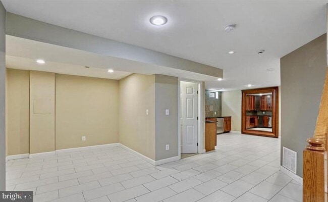 Building Photo - 2054 Madrillon Rd