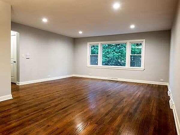 Building Photo - 2910 W Touhy Ave