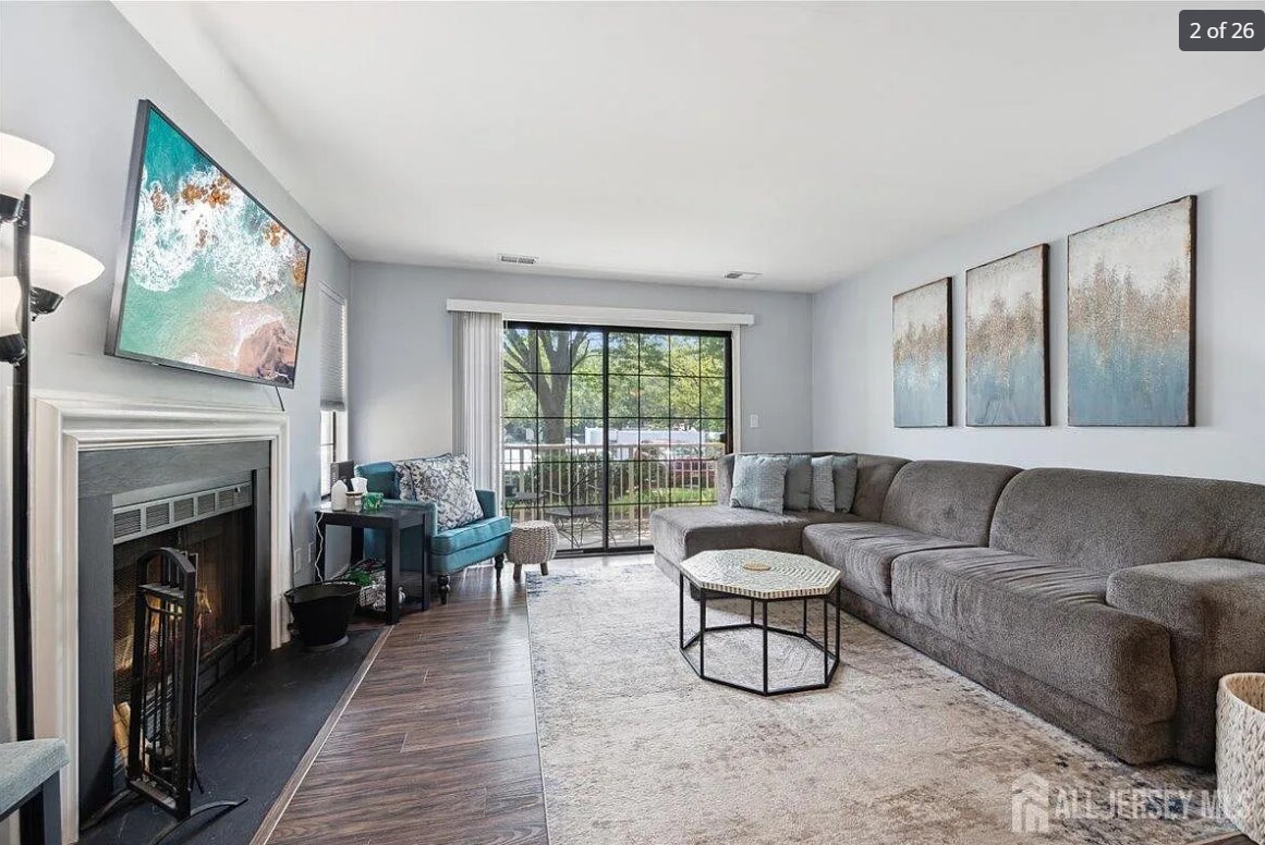 Building Photo - 394 Carhart Ct