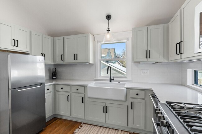 Building Photo - Luxury 12 South Living! $13,000 per month ...