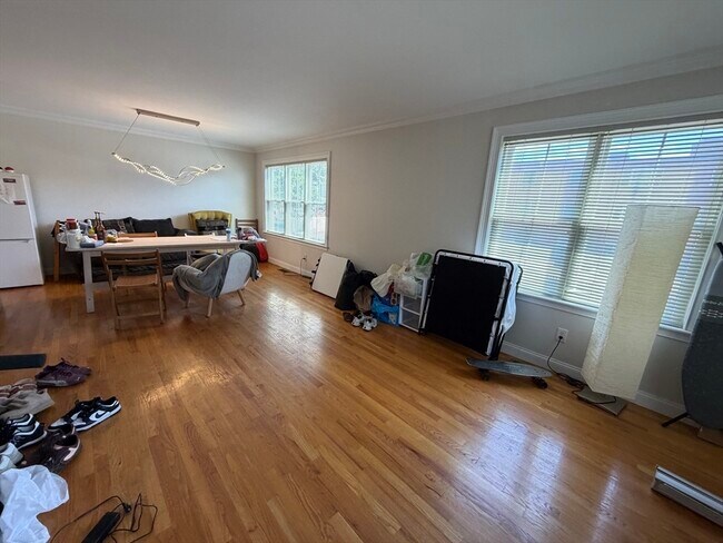 Building Photo - 18 Gilkey Ct