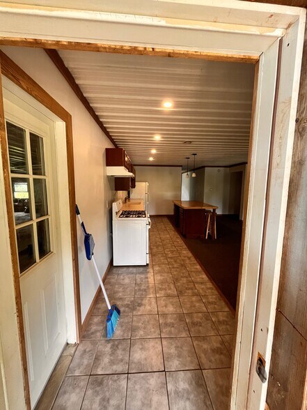 Building Photo - 38687 Armstrong Rd