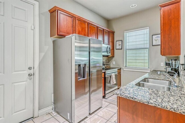 Building Photo - 9113 Creekstone Lake Dr