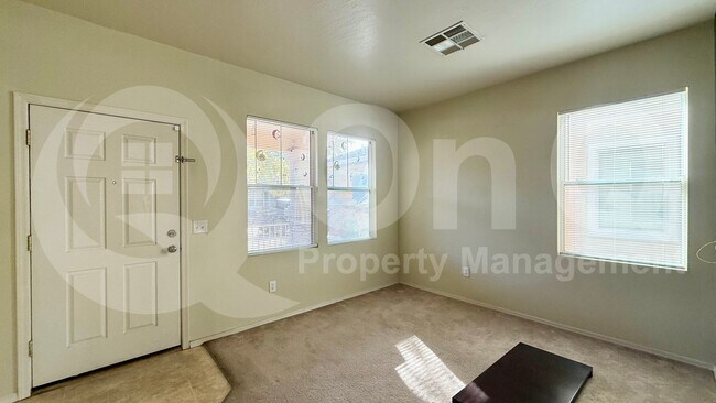 Building Photo - 4170 E Sheffield Ave