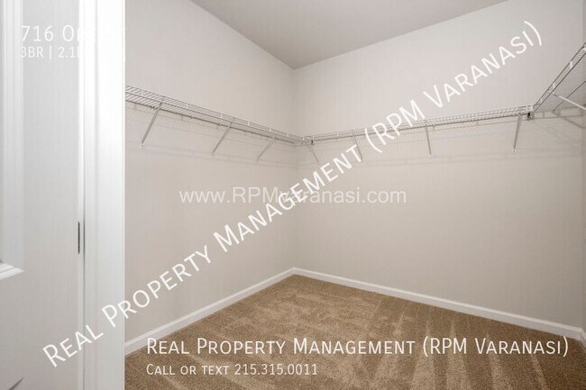 Building Photo - 716 Ore St