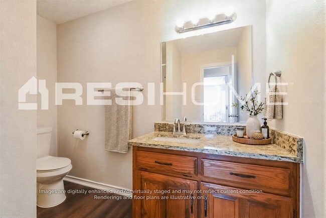 Building Photo - 209 Madre Cir