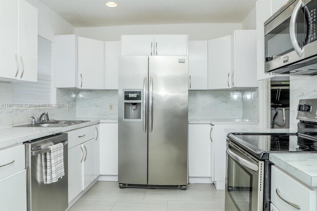Building Photo - 460 NE 76th St
