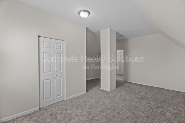 Building Photo - 6811 Etzel Ave