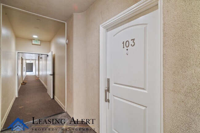 Building Photo - 15206 Burbank Blvd