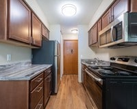 Building Photo - Lakeview Apartments -Minutes to the Cities, Steps to the Park!