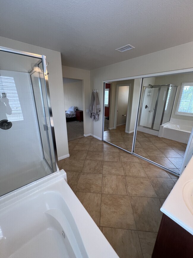Building Photo - 42251 Harwick Ln