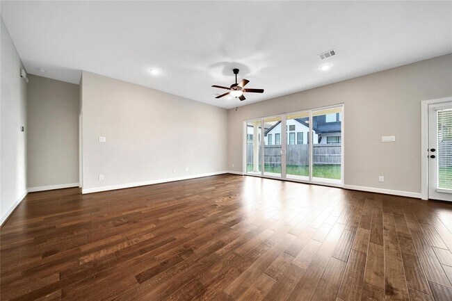 Building Photo - 32193 Park Plains Dr