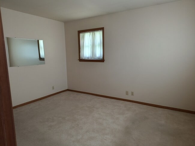 Building Photo - 215 S 118th E Ave