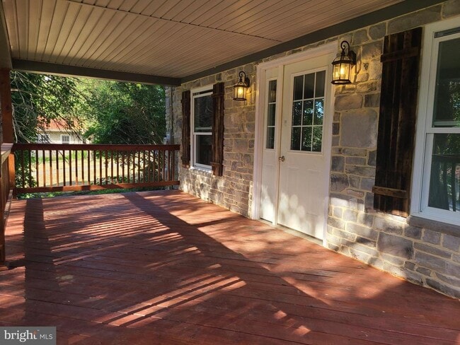Building Photo - 693 Lancaster Pike