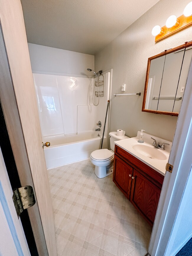 Building Photo - Charming single-level home nestled on Dillon's east side.