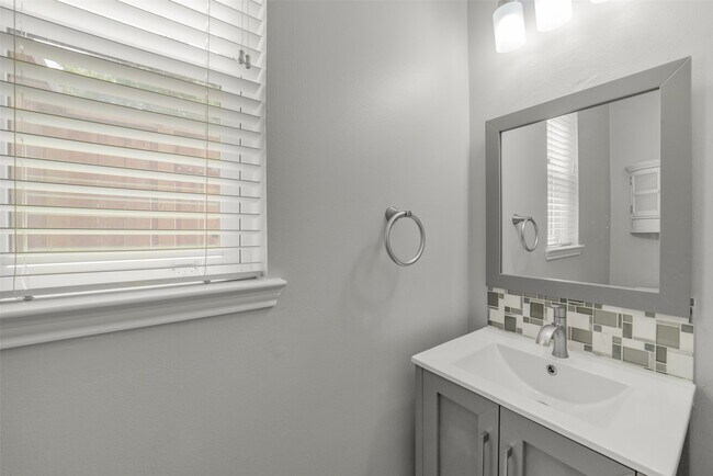 Building Photo - 402 Sterling Heights Ln