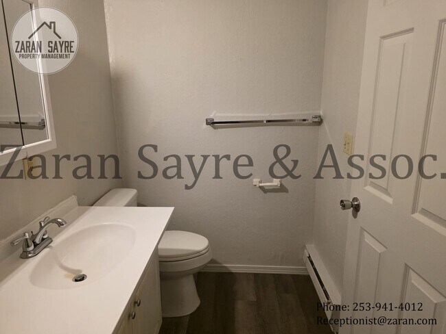 Building Photo - 501-C Garden Level Three Bedroom