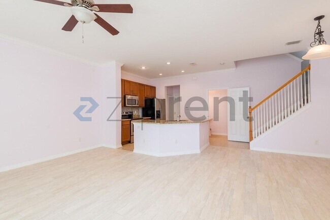 Building Photo - 7569 Tamarind Ave