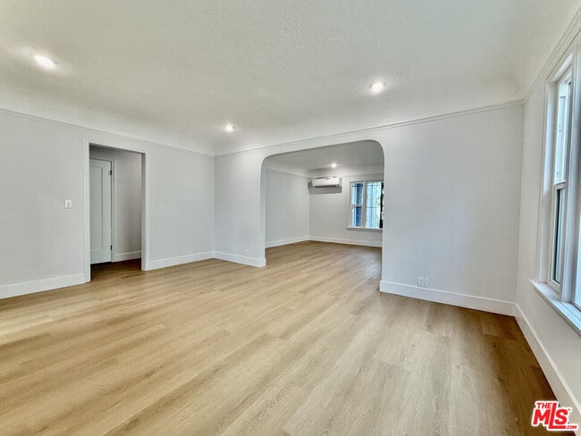 Building Photo - 1221 West Blvd