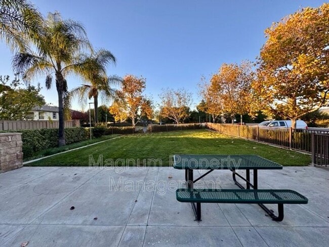 Building Photo - 41685 Woodridge Ave