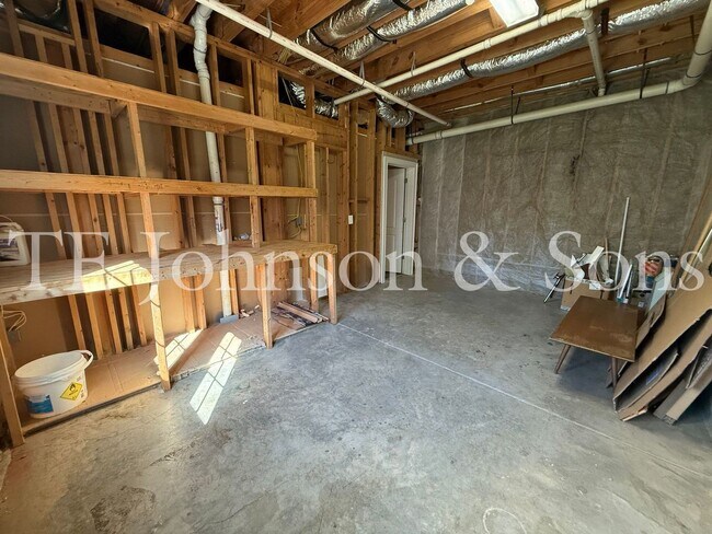 Building Photo - 5540 Brookberry Farm Rd