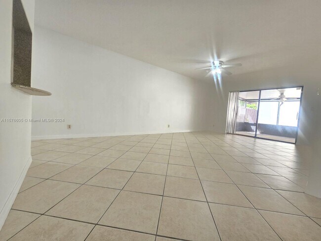 Building Photo - 11588 SW 112th Ave