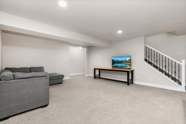 Building Photo - 965 Mount Andrew Dr