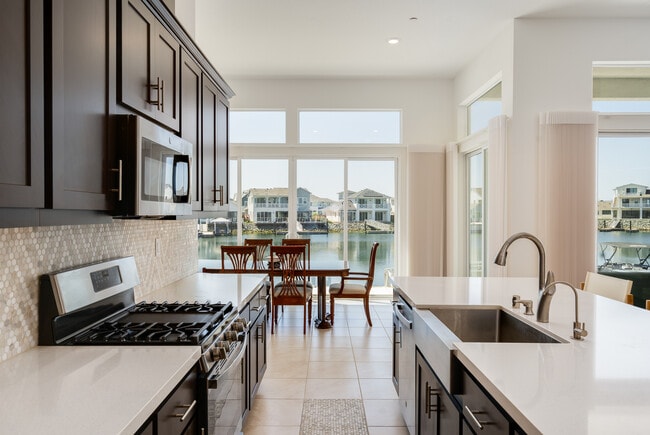 Building Photo - 3305 Delta Coves Dr