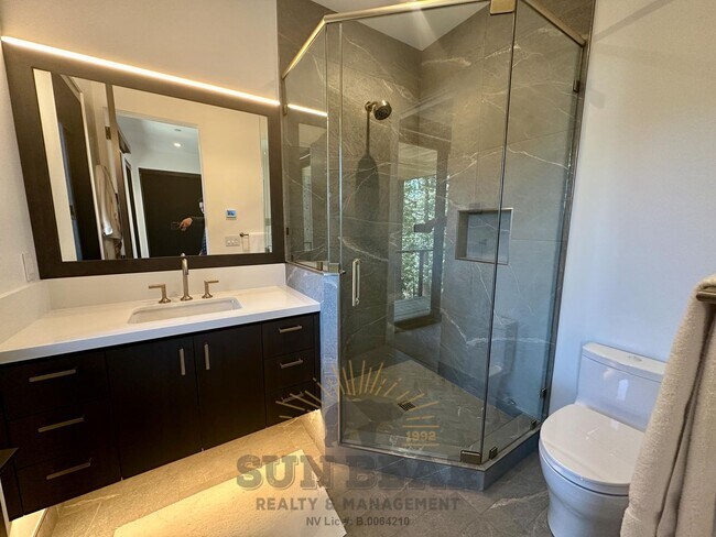Building Photo - Luxury Mountain Retreat