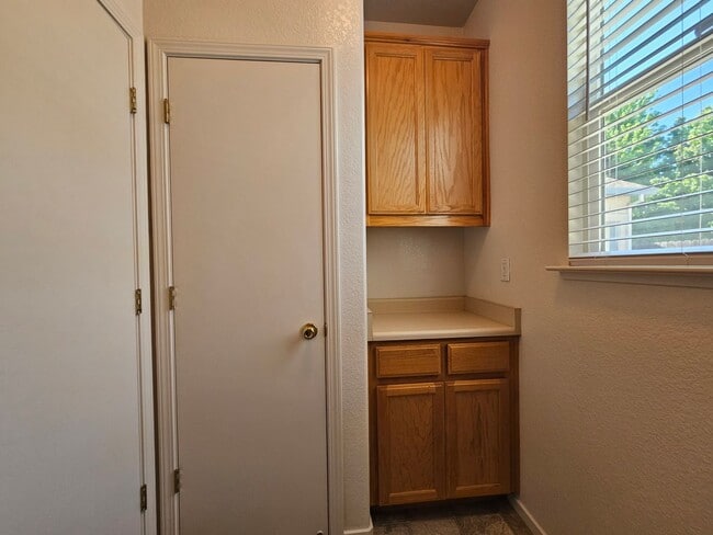 Building Photo - 3 bedroom single story in Manteca!