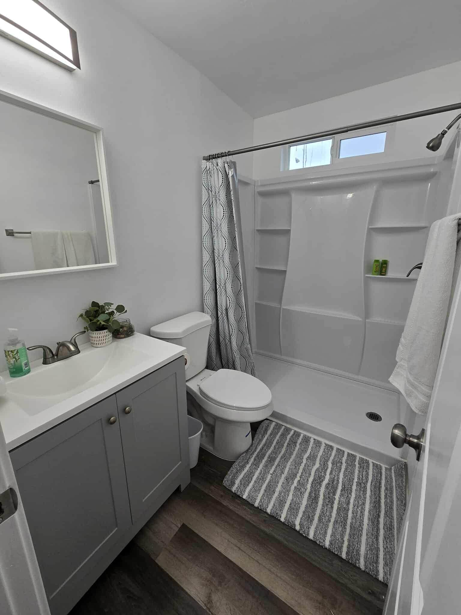 Building Photo - 534 R Ave