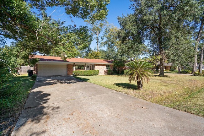 Building Photo - 9214 Bronco Dr