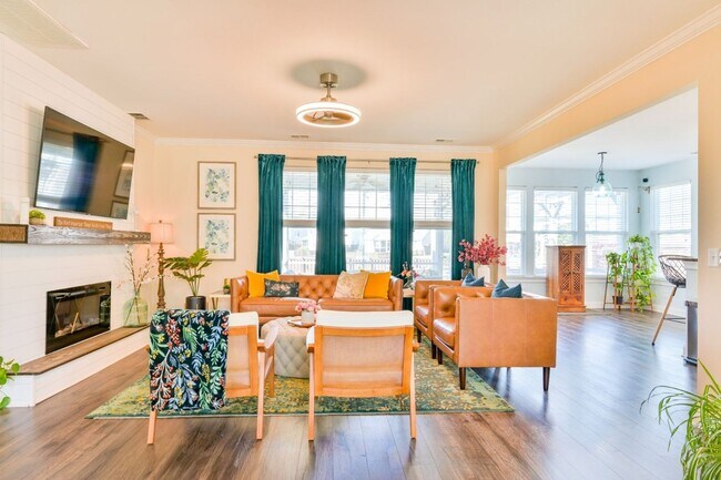 Building Photo - 430 Spectrum Rd