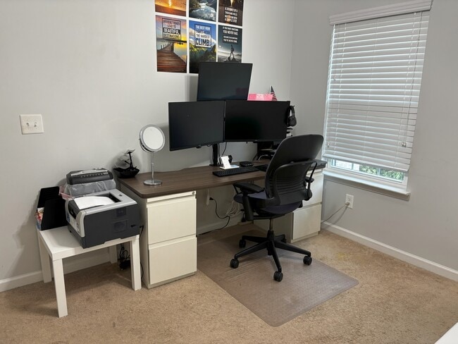 Building Photo - 5600 Moresby Ct