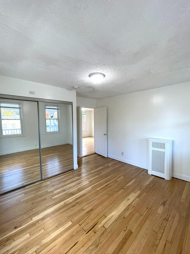 Building Photo - 108 Brookside Ave