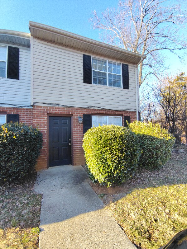 Building Photo - 22 Fonda Dr