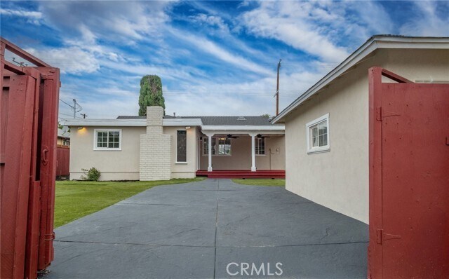 Building Photo - 20756 Saticoy St