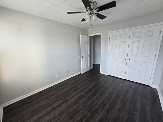 Building Photo - 979 Stewarts Creek Dr