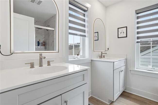 Building Photo - 4009 Cottage Wy