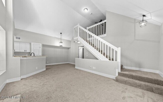 Building Photo - 13700 Richmond Park Dr N