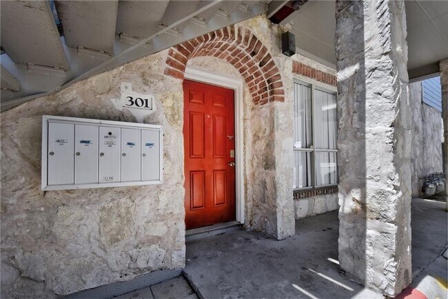 Building Photo - West Campus Complex For Lease Aug 2026!