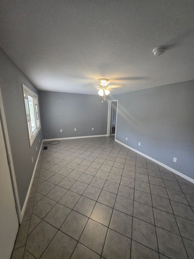 Building Photo - Newly Remodeled 3 Bedroom Home in Mosheim, TN – Move-In Ready!