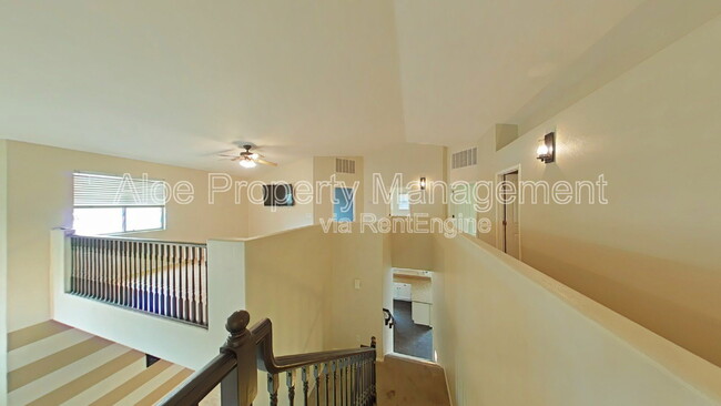 Building Photo - 491 W Ebony Way