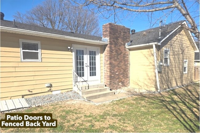 Building Photo - 903 Young St