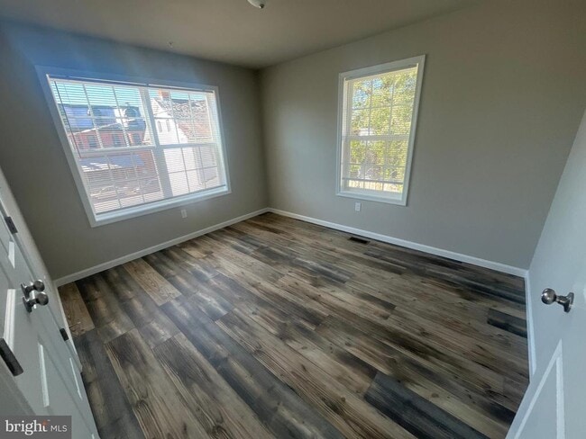 Building Photo - 36 Dahlgren St