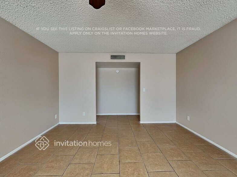 Building Photo - 4438 W Mercer Ln